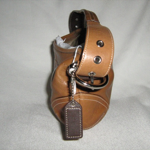 Coach - Picture 5 of 8